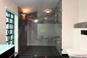 DG: Dusche