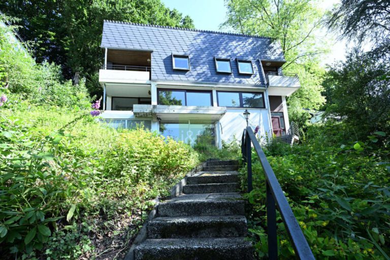 Frontansicht - Blick 1