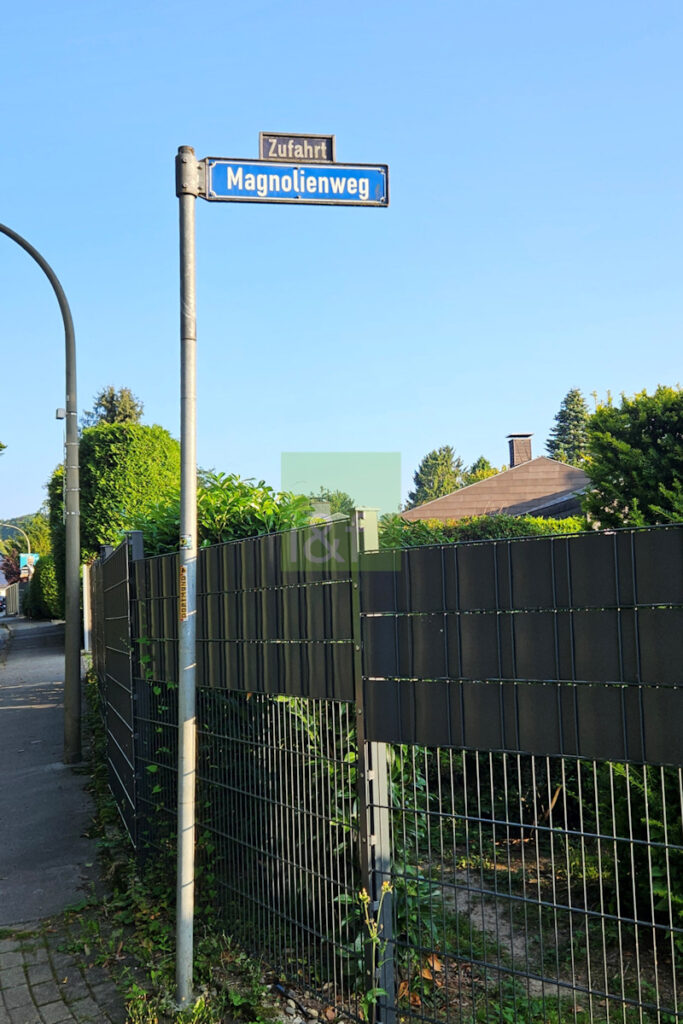 Schild mit dem Straßennamen