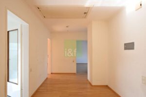 Dachgeschoss: Flur - Blick 1