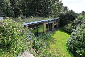 Blick zum Schwimmbad