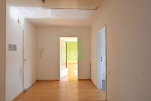 Dachgeschoss: Flur - Blick 2