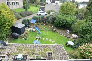 Blick in den Garten vom DG