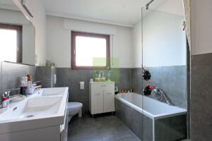 Obergeschoss: Bad - Teil 2