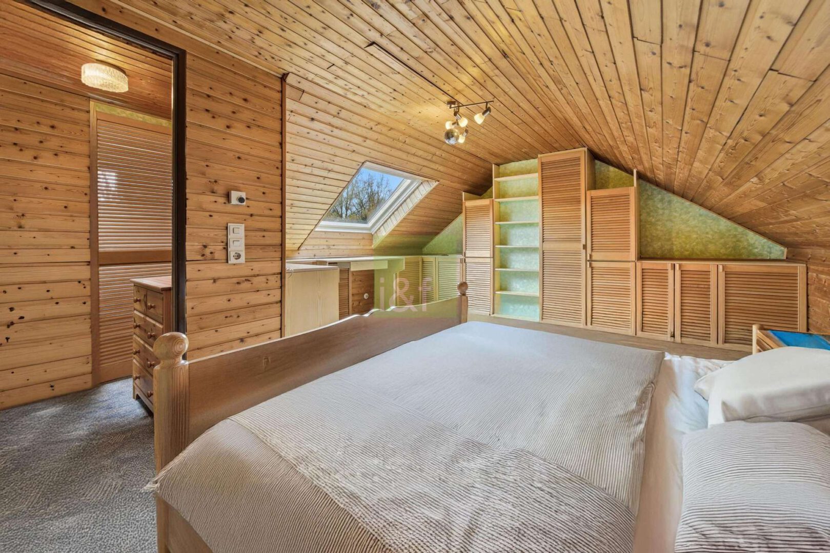 Spitzboden - Sicht 2