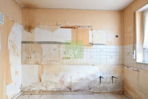 Erdgeschoss - Küche - Außenwand (siehe Ausstattung)