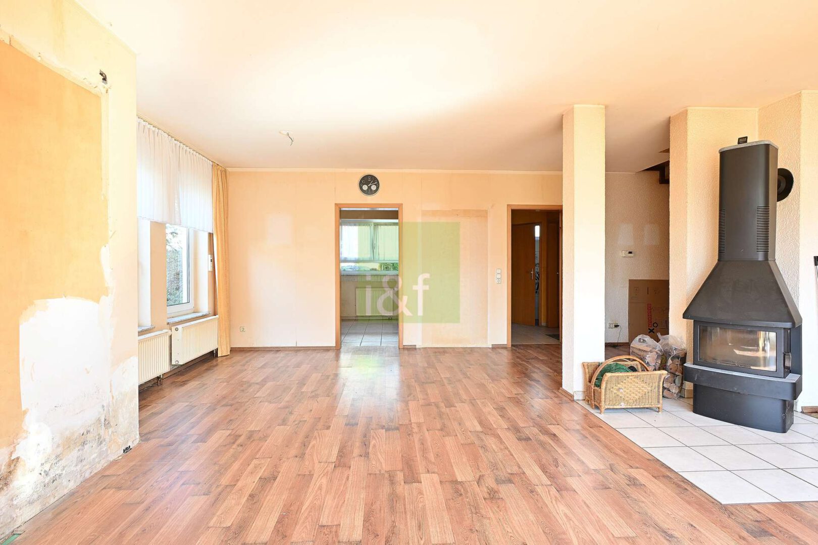 Erdgeschoss - Blick zur Küche