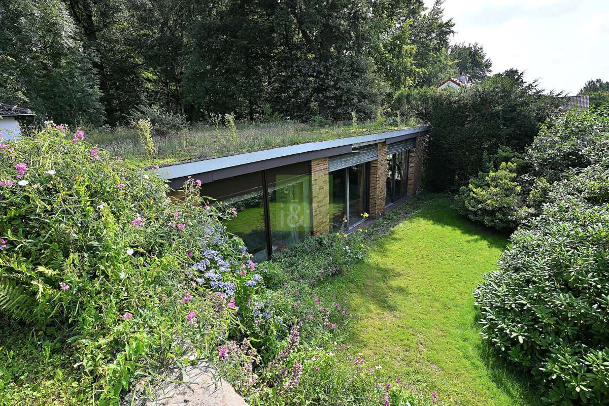 Blick zum Schwimmbad