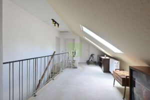 Flurbereich im Dachgeschoss - Blick 2