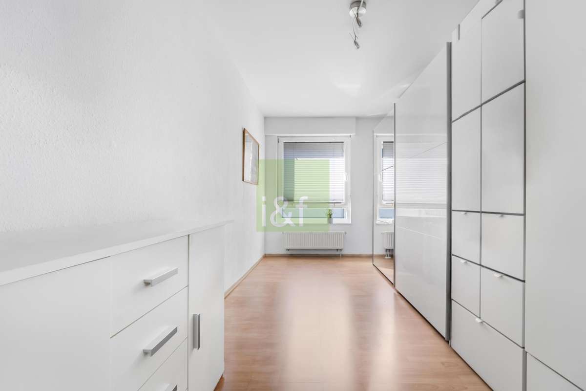 Obergeschoss: Ankleide bzw. Zimmer